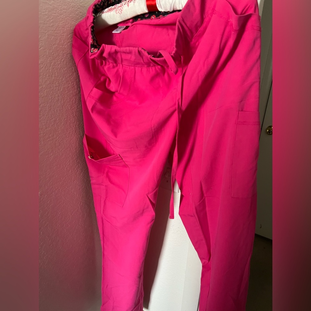 Betsey Johnson scrub pants with iconic BJ logo heart button -  Size: XS regular - Picture 2 of 5